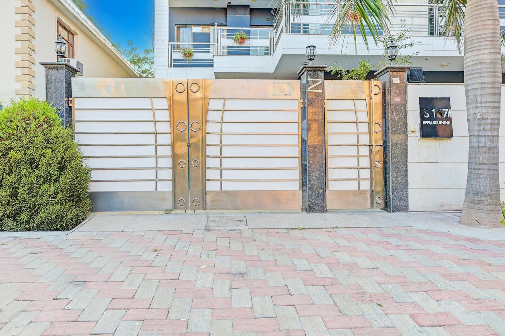 ホテル Townhouse Sector 49 Sohna Road グルガウン エクステリア 写真